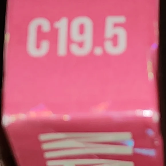 NIB $9 Jeffree Star Magic Star Concealer C19.5 - Picture 3 of 3